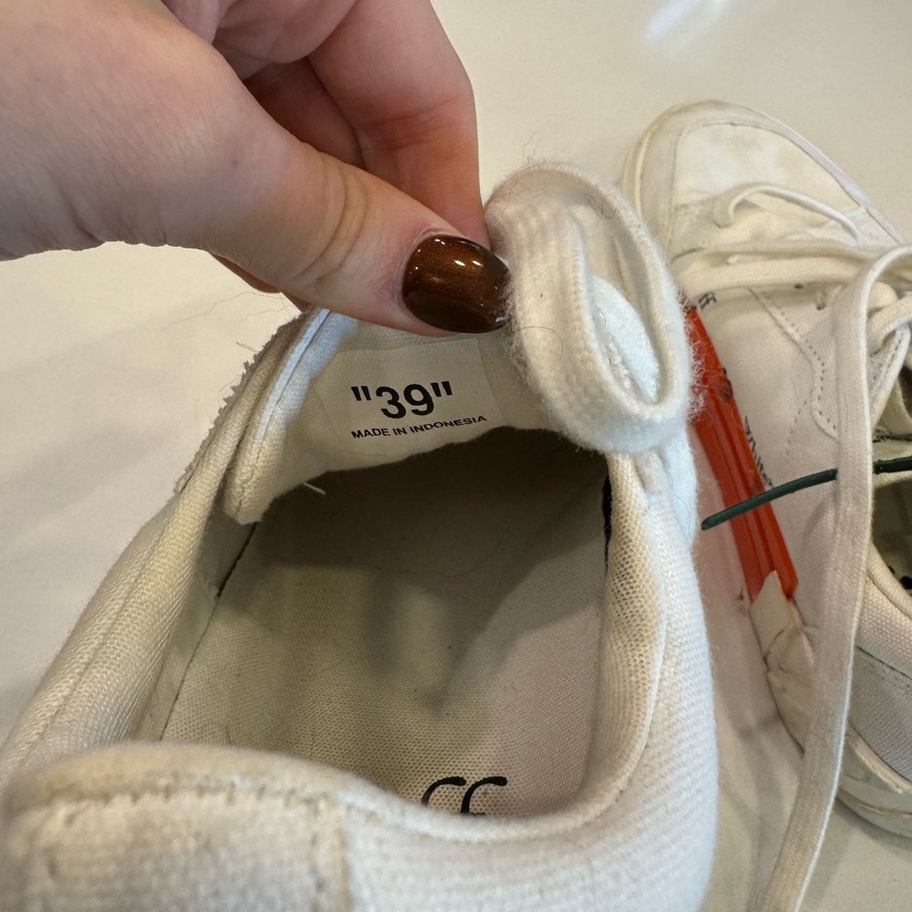 Off-White Women’s Low Canvas Sneakers - Picture 3 of 3